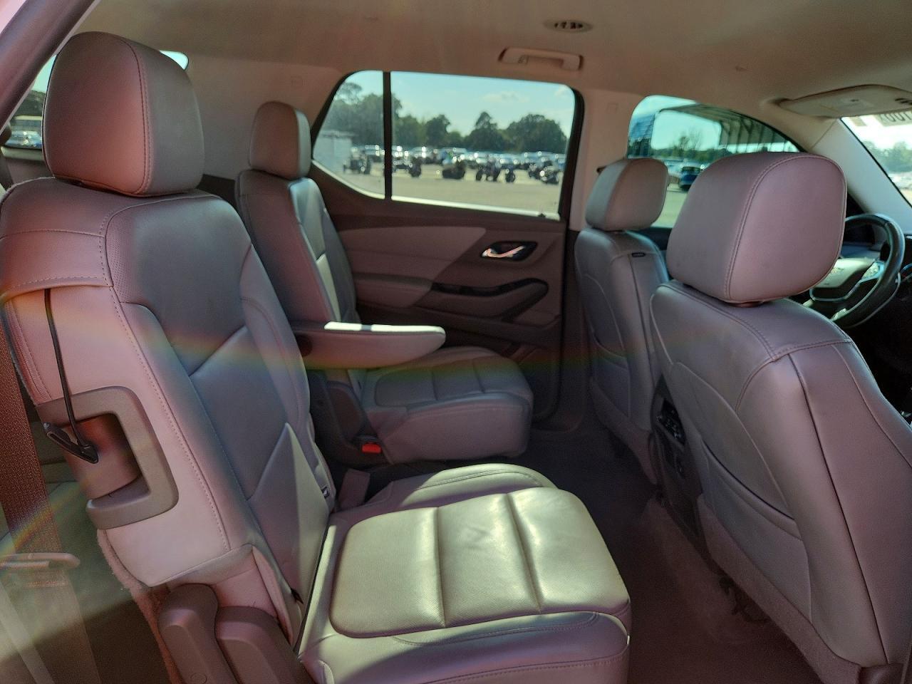 2019 Chevrolet Traverse Premier - zdjęcie 11