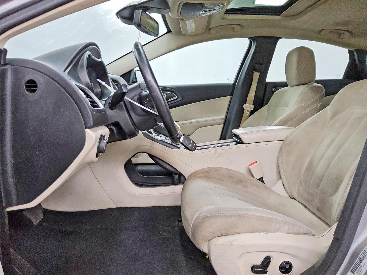 2015 Chrysler 200 Limited - zdjęcie 7