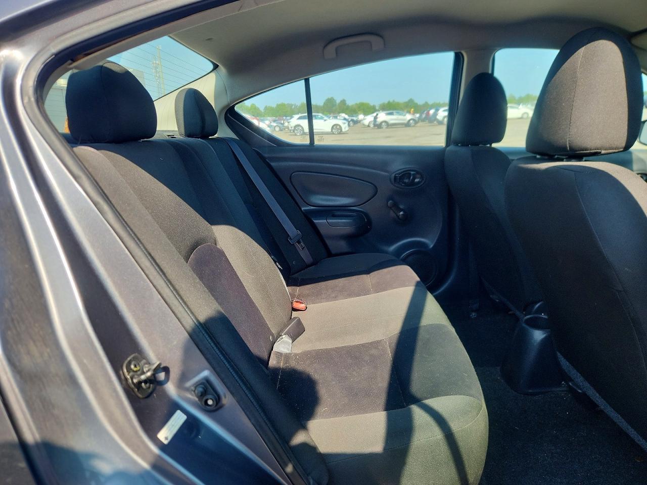 2018 Nissan Versa S - zdjęcie 10