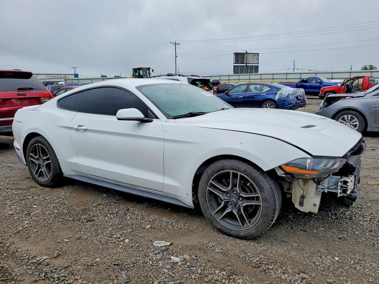 2019 Ford Mustang - zdjęcie 4