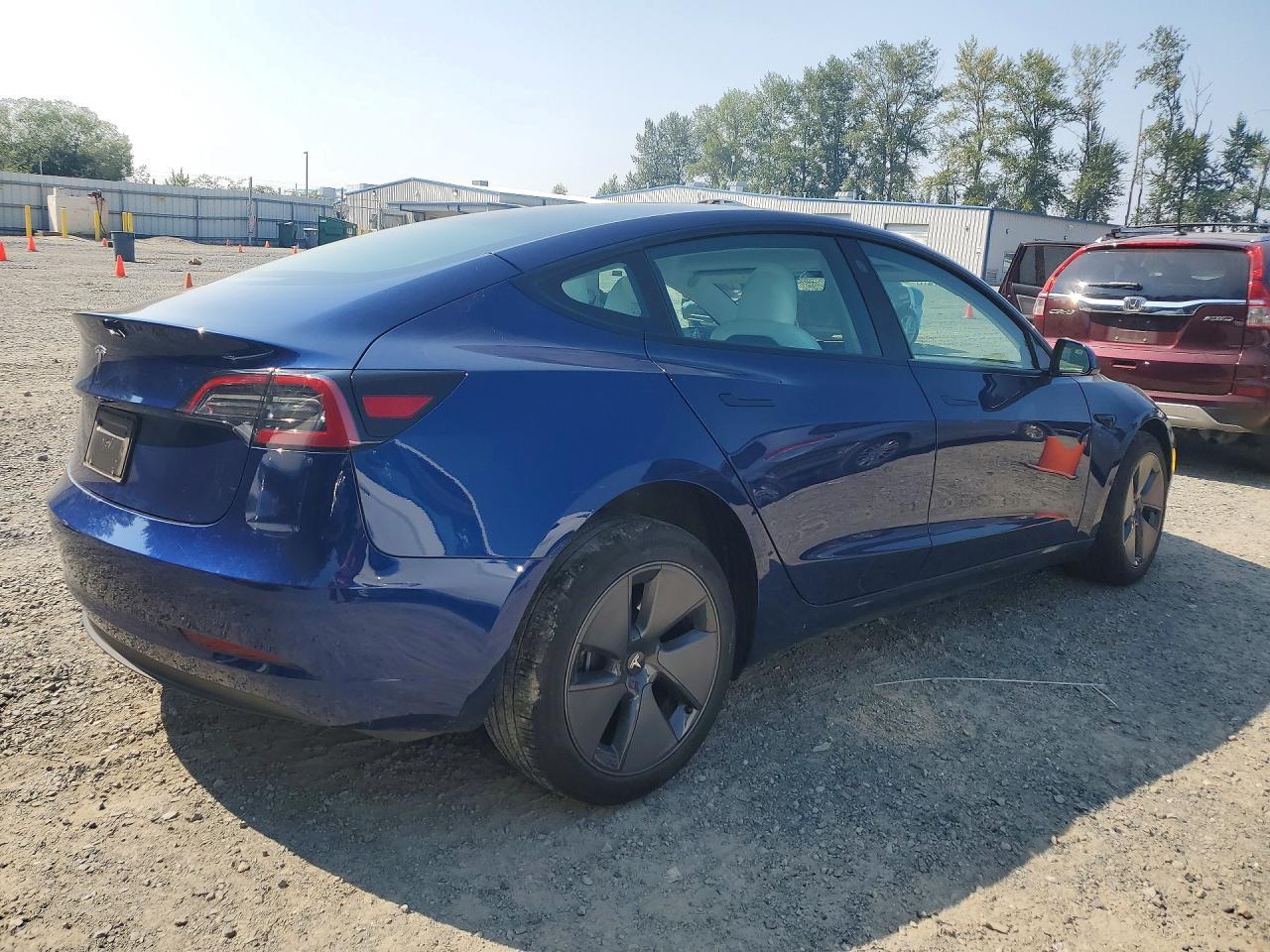 2023 Tesla Model 3 - zdjęcie 3