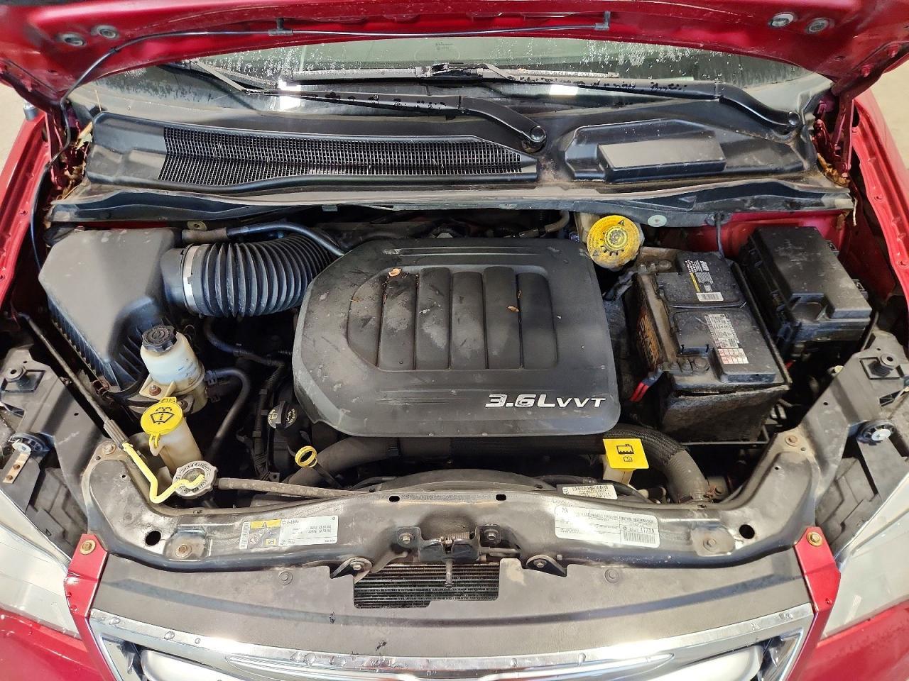 2015 Chrysler Town & Country Touring - zdjęcie 12