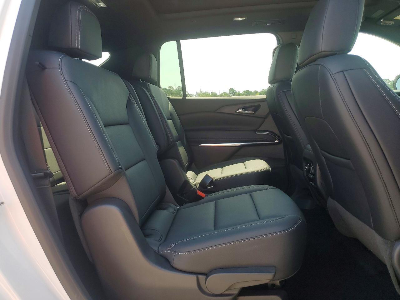 2025 Chevrolet Traverse Lt - zdjęcie 11