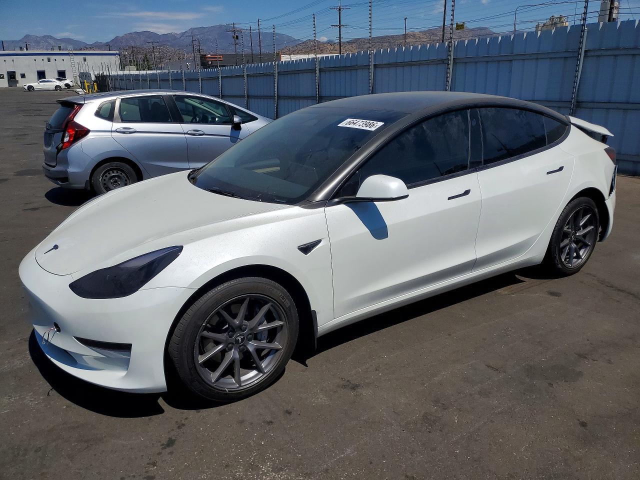 2023 Tesla Model 3 - zdjęcie główne