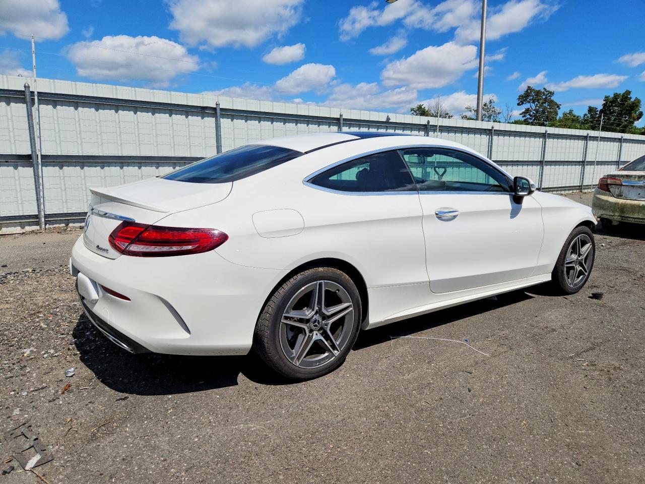 2019 Mercedes-Benz C 300 4Matic - zdjęcie 3