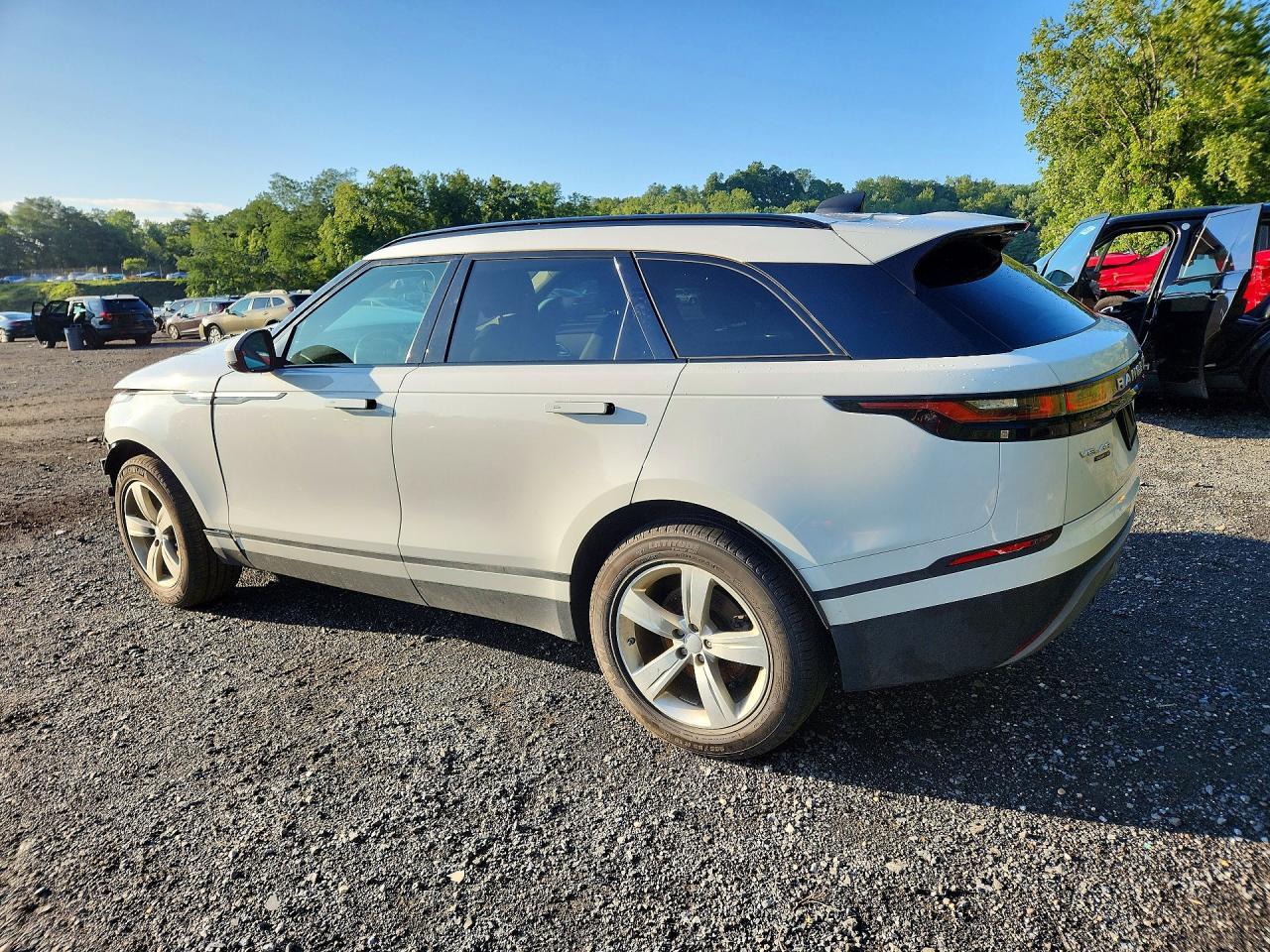 2019 Land Rover Range Rover Velar S - zdjęcie 2
