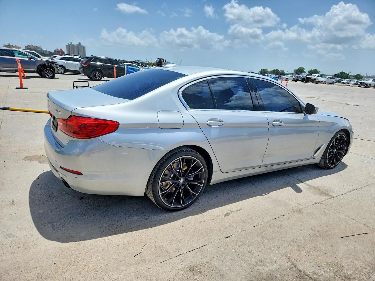 2019 BMW 530 I - zdjęcie 3