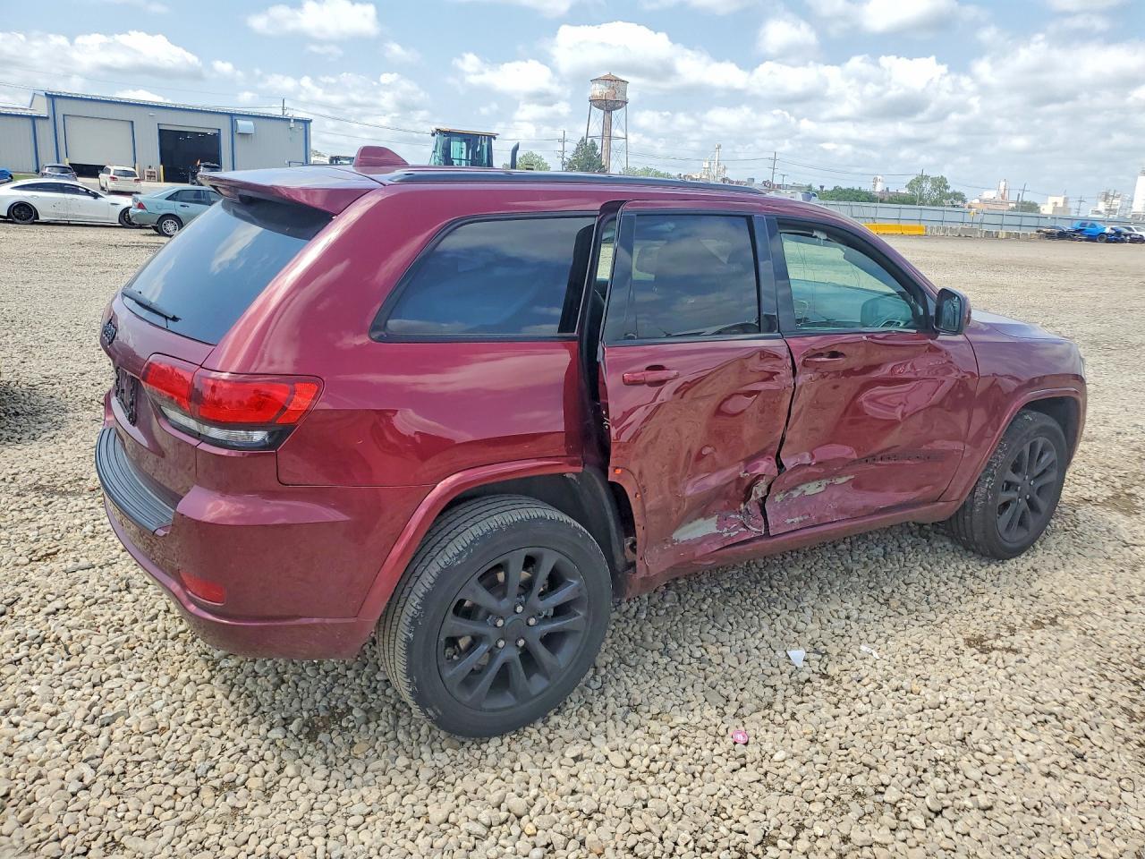 2021 Jeep Grand Cherokee Laredo - zdjęcie 3