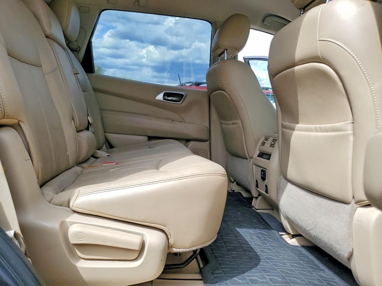 2014 Nissan Pathfinder S - zdjęcie 11