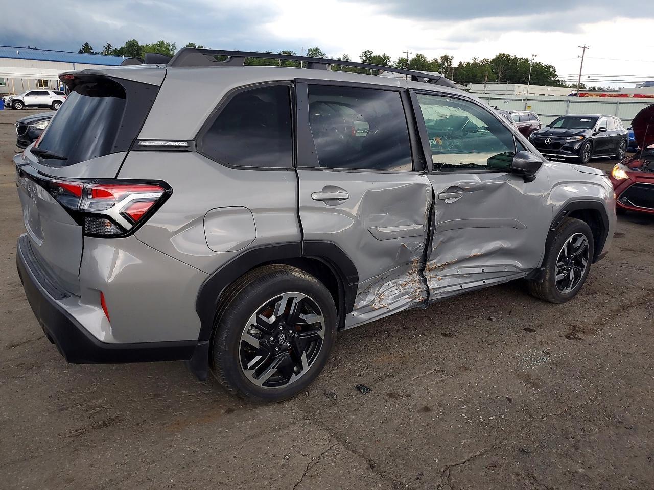 2025 Subaru Forester Limited - zdjęcie 3