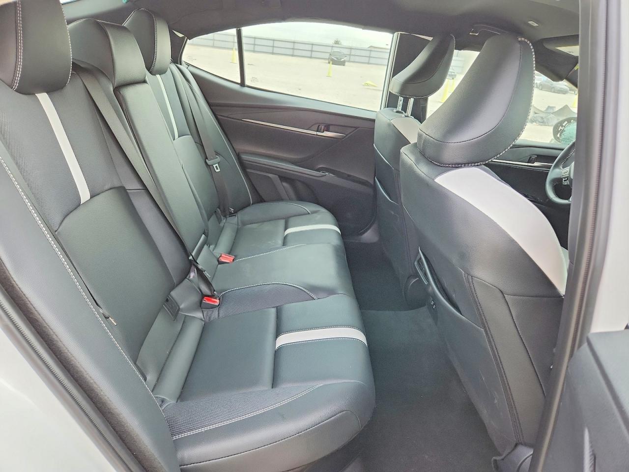 2026 Toyota Camry Se - zdjęcie 10