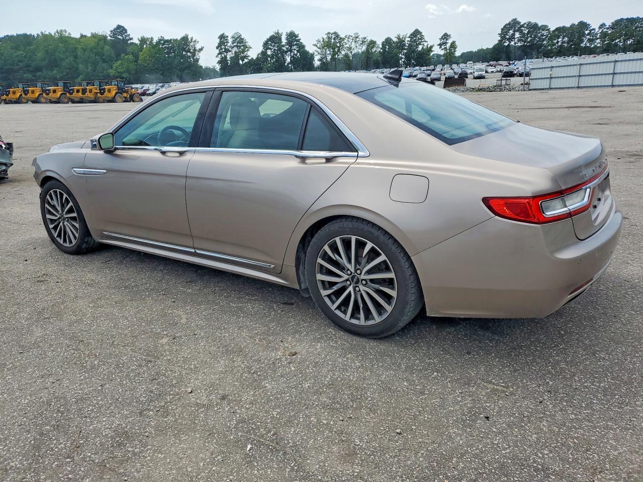 2018 Lincoln Continental Select - zdjęcie 2