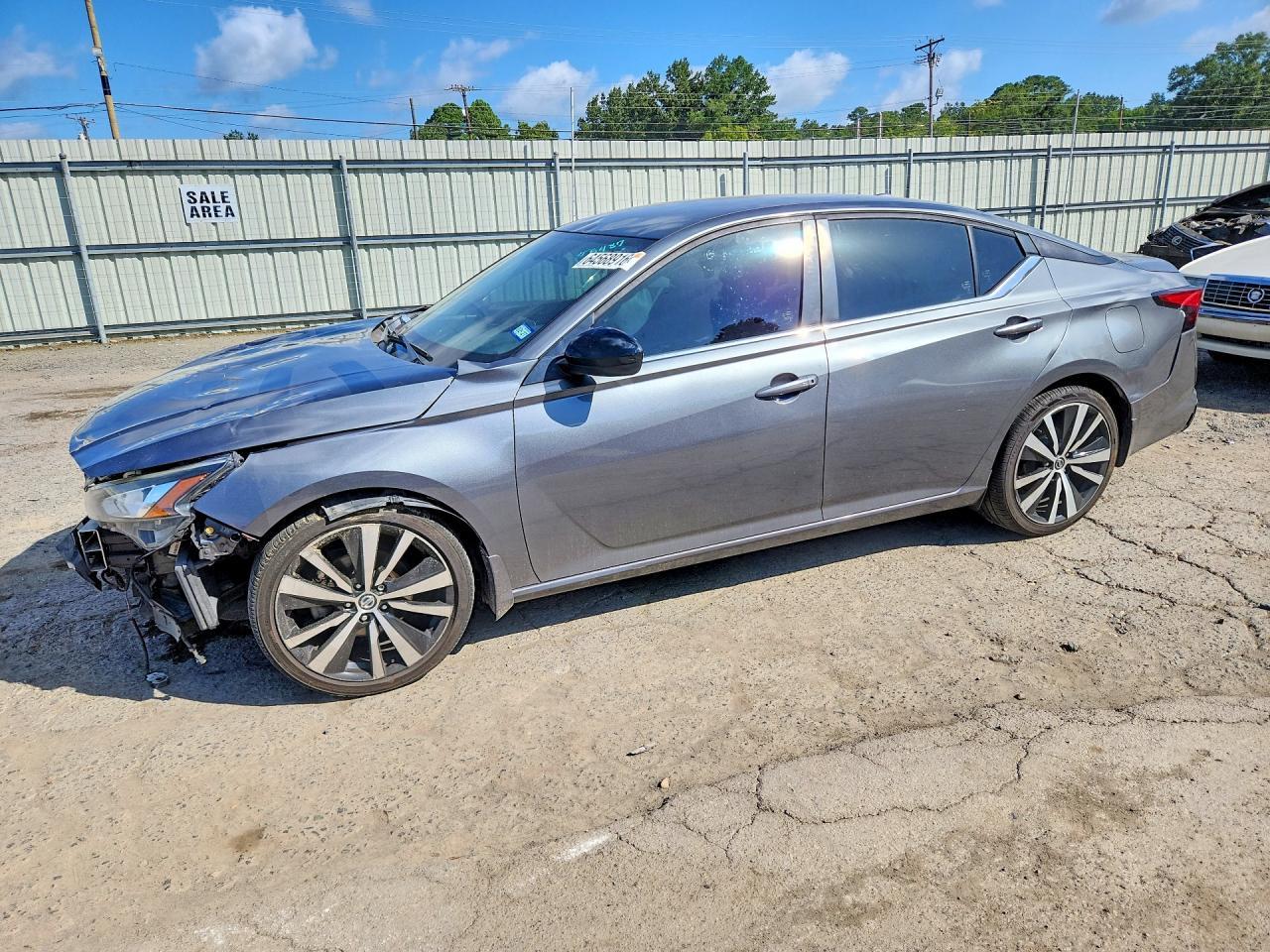 2019 Nissan Altima Sr - zdjęcie główne