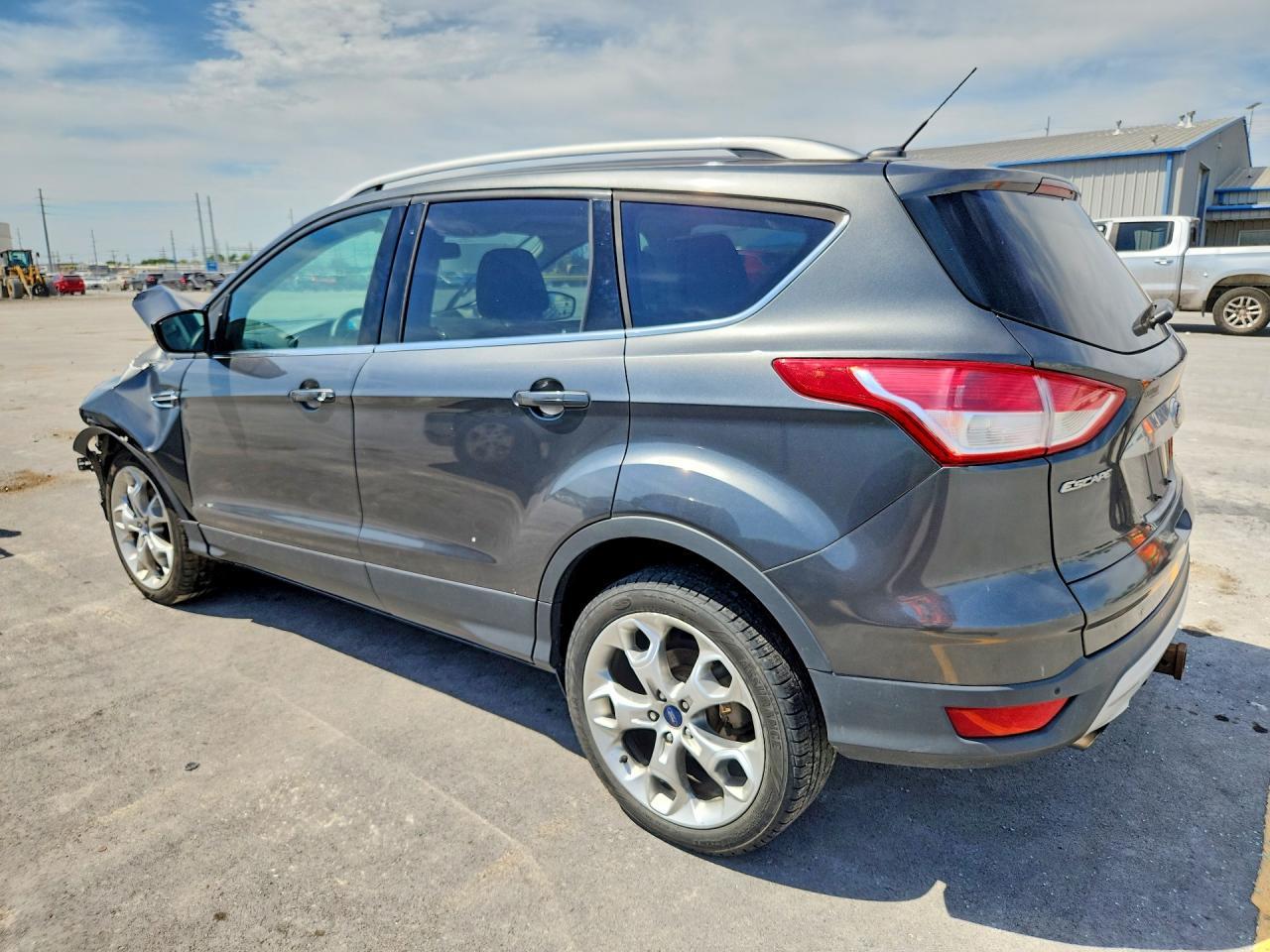 2016 Ford Escape Titanium - zdjęcie 2