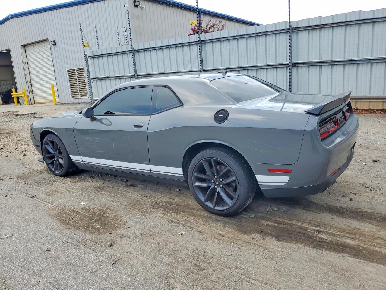 2017 Dodge Challenger Sxt - zdjęcie 2