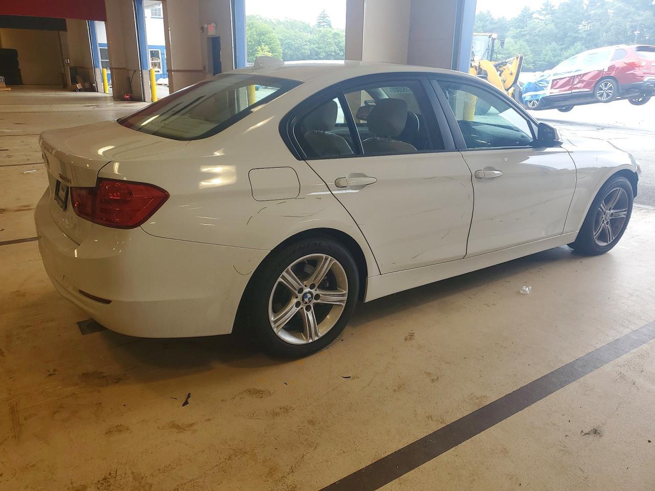 2014 BMW 320 I xDrive - zdjęcie 3