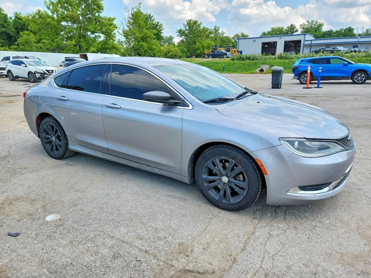 2015 Chrysler 200 Limited - zdjęcie 4