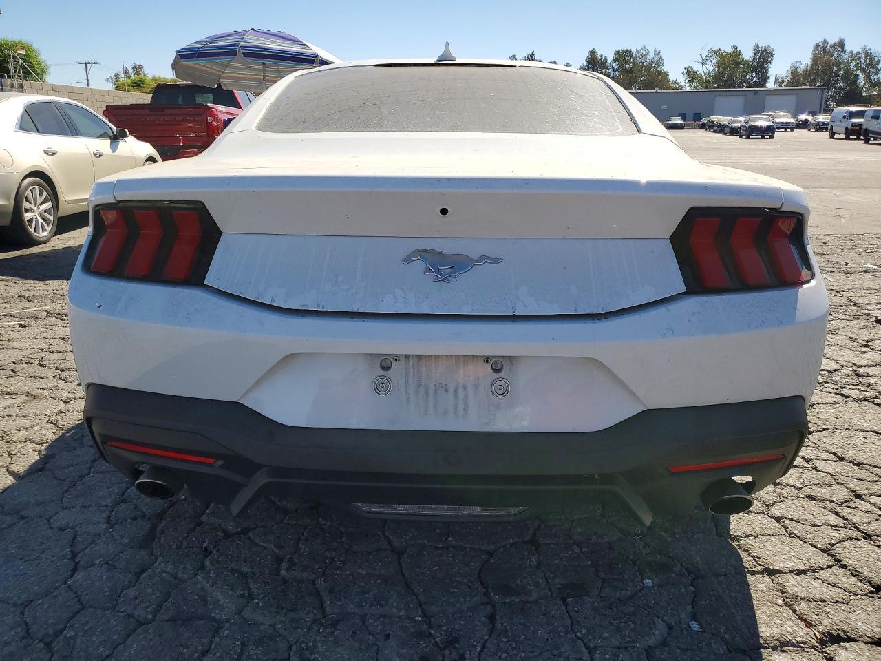 2024 Ford Mustang - zdjęcie 6