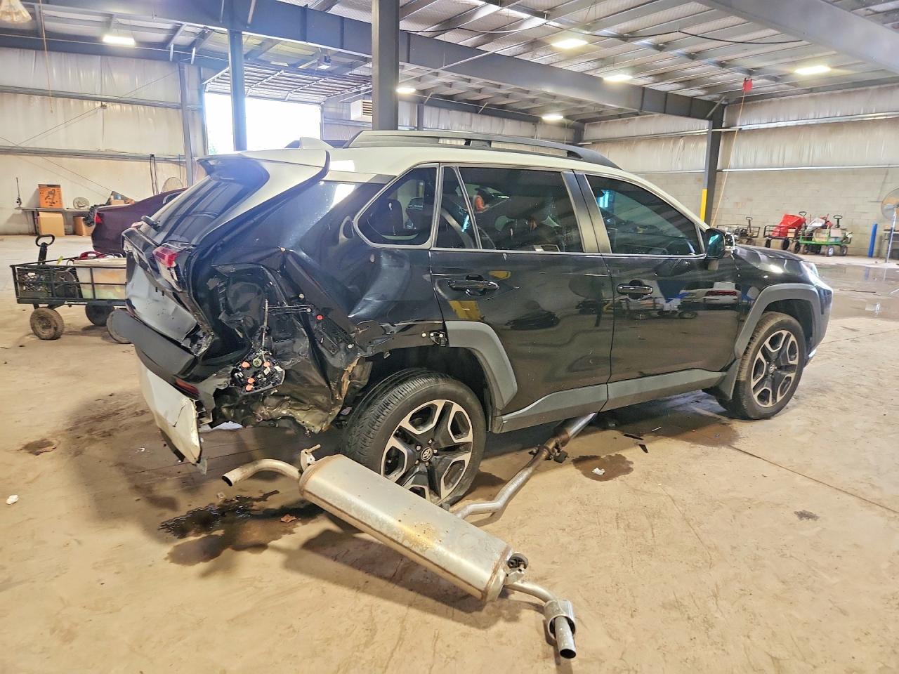 2019 Toyota Rav4 Adventure - zdjęcie 3