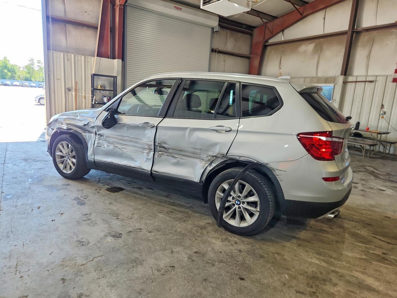 2017 BMW X3 xDrive28I - zdjęcie 2