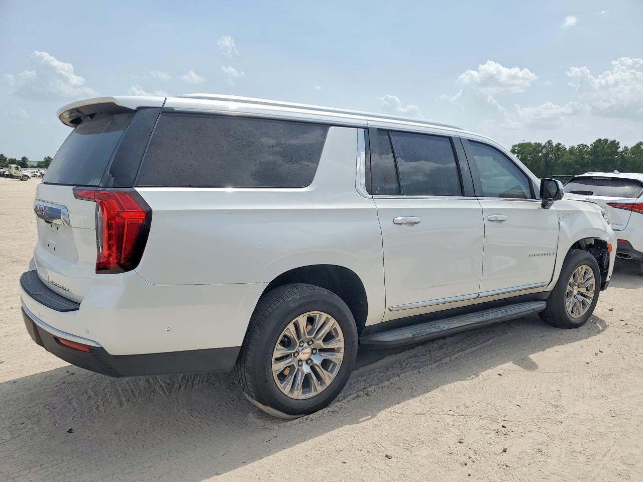 2023 GMC Yukon Xl Denali - zdjęcie 3