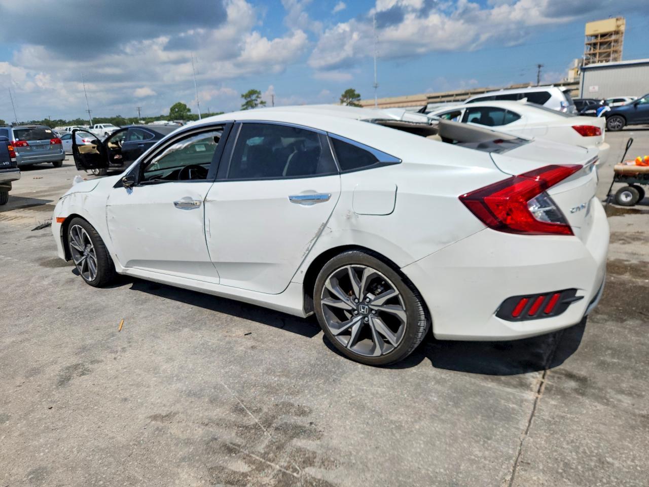 2020 Honda Civic Touring - zdjęcie 2