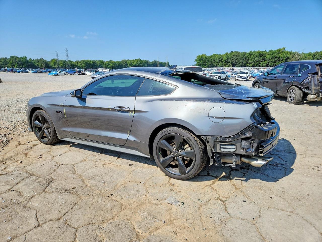 2021 Ford Mustang Gt - zdjęcie 2