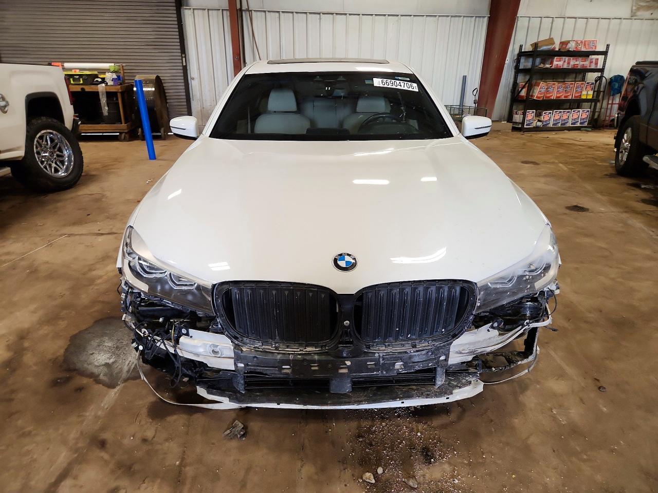 2017 BMW 740 I - zdjęcie 5