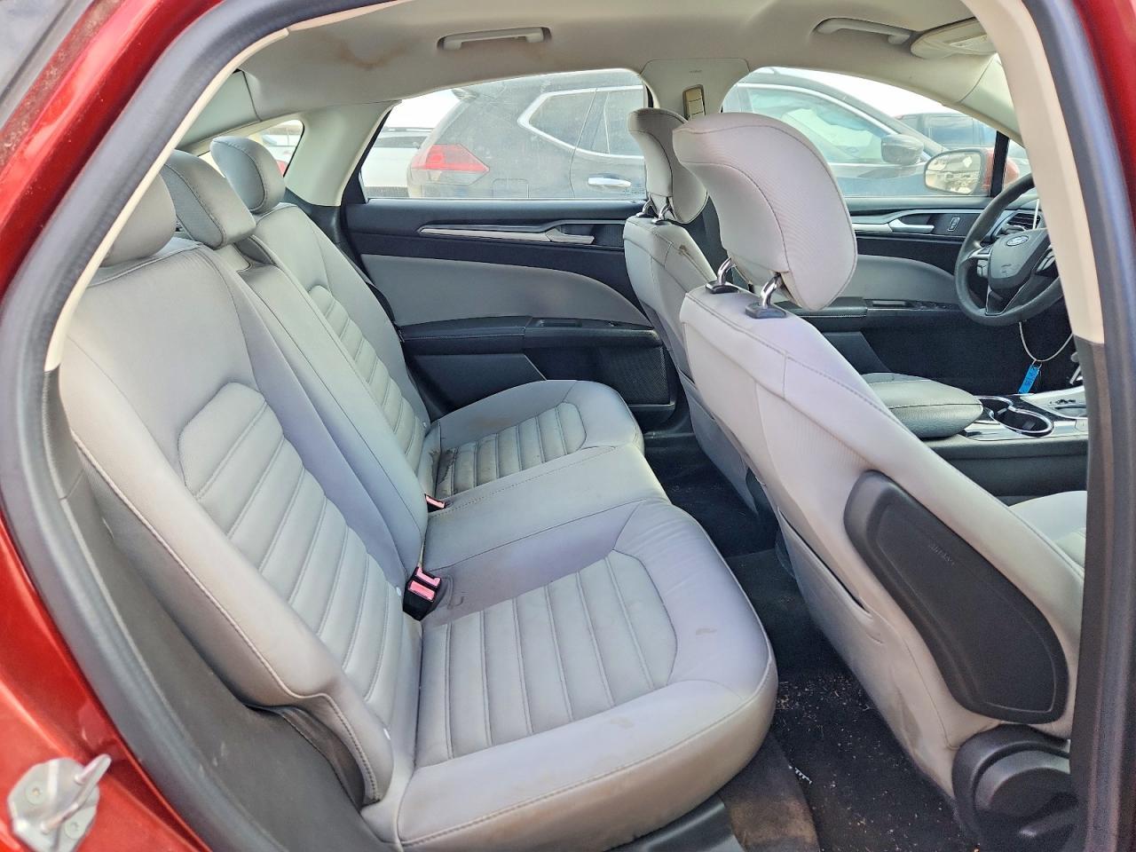 2014 Ford Fusion S - zdjęcie 10