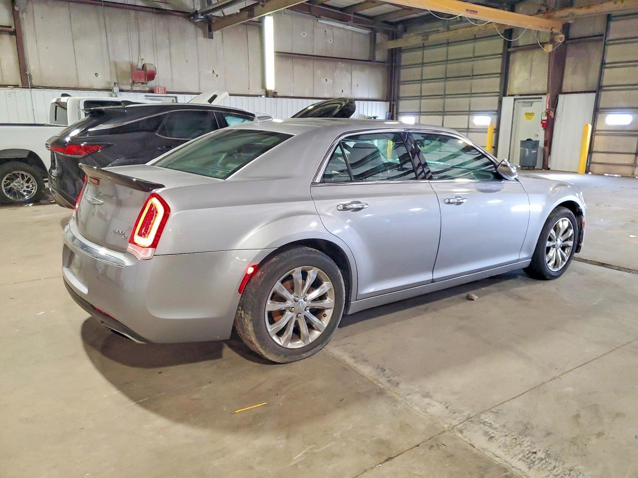 2017 Chrysler 300C - zdjęcie 3