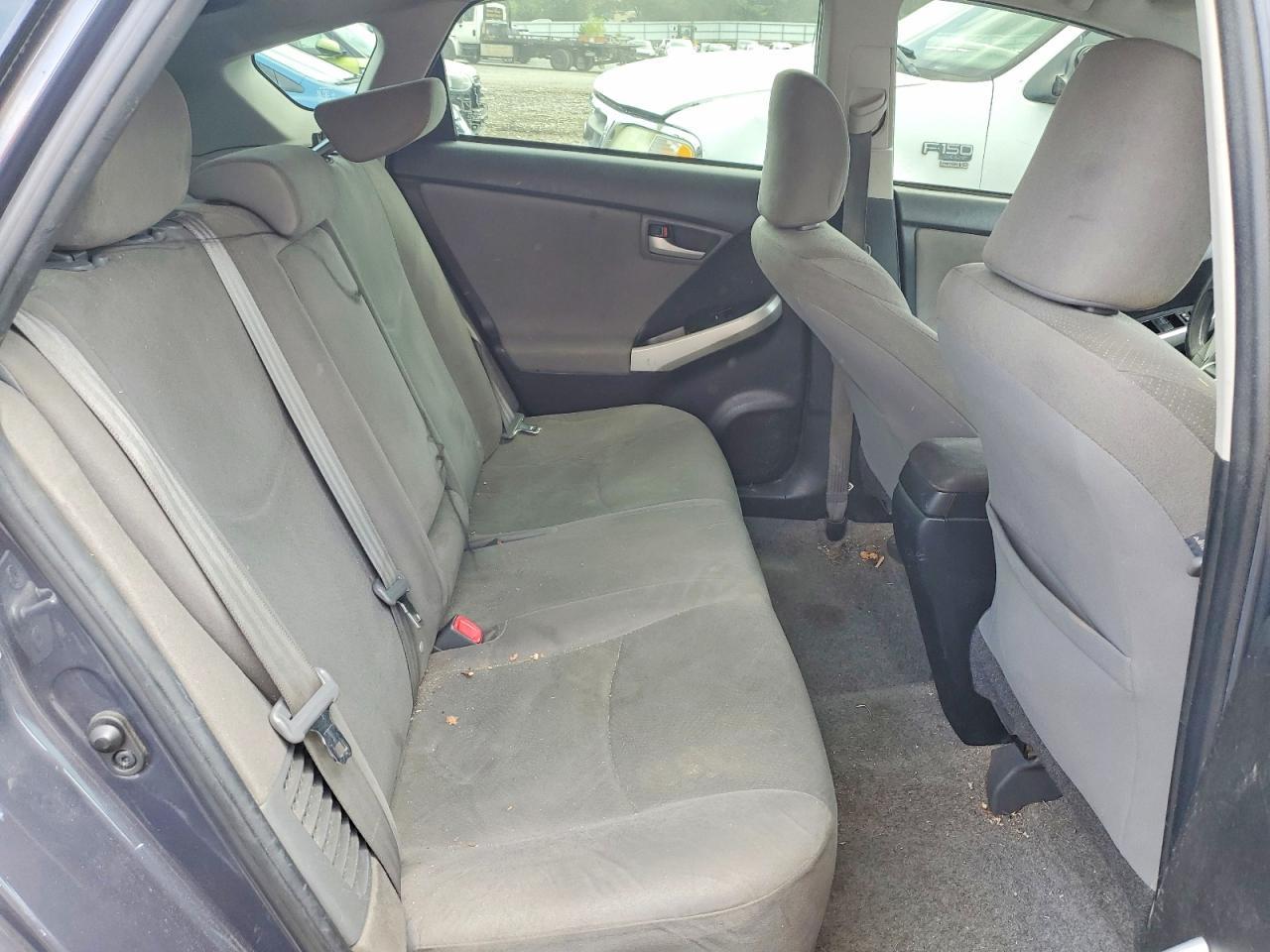 2015 Toyota Prius Two - zdjęcie 10