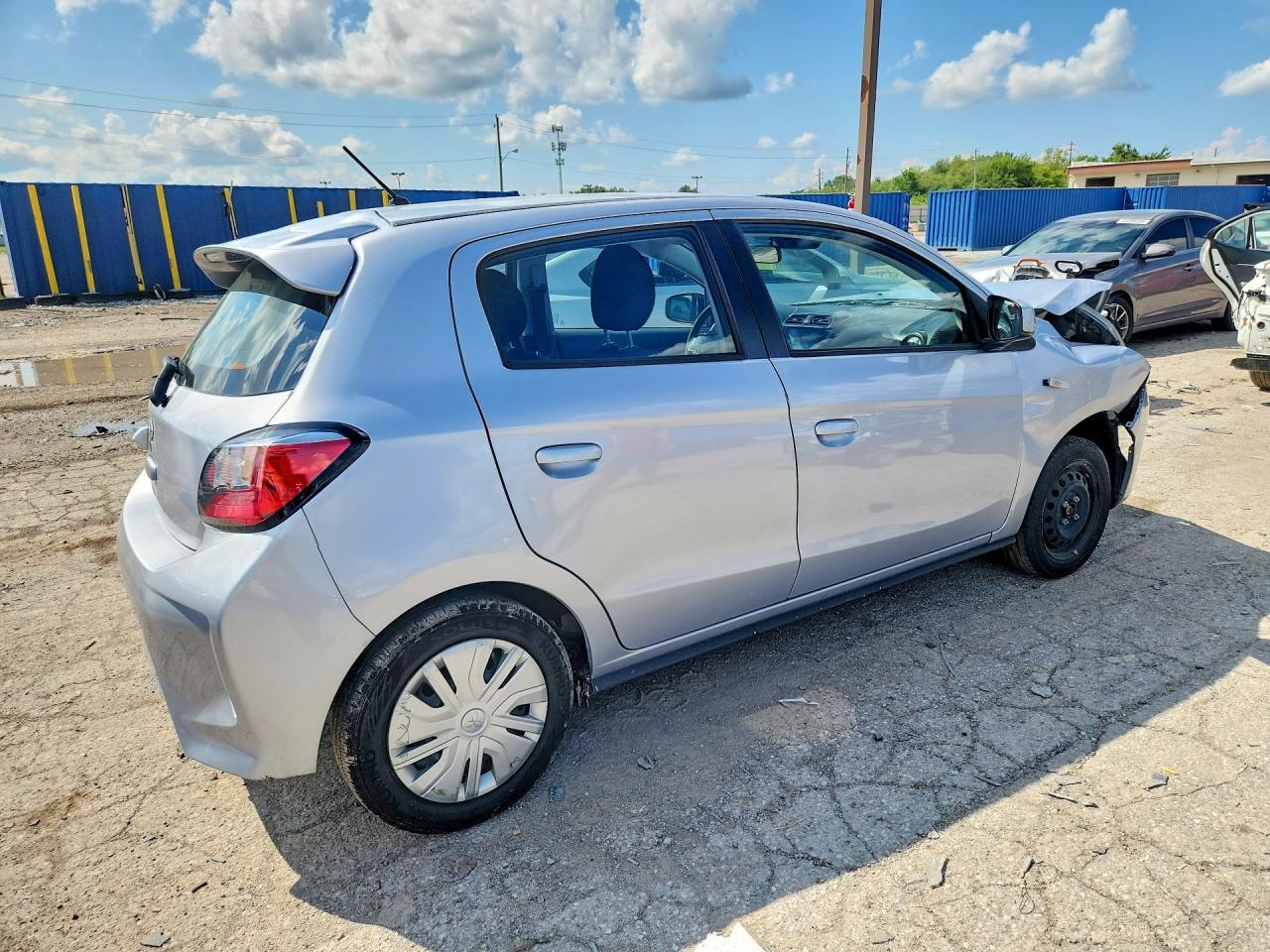 2024 Mitsubishi Mirage Es - zdjęcie 3