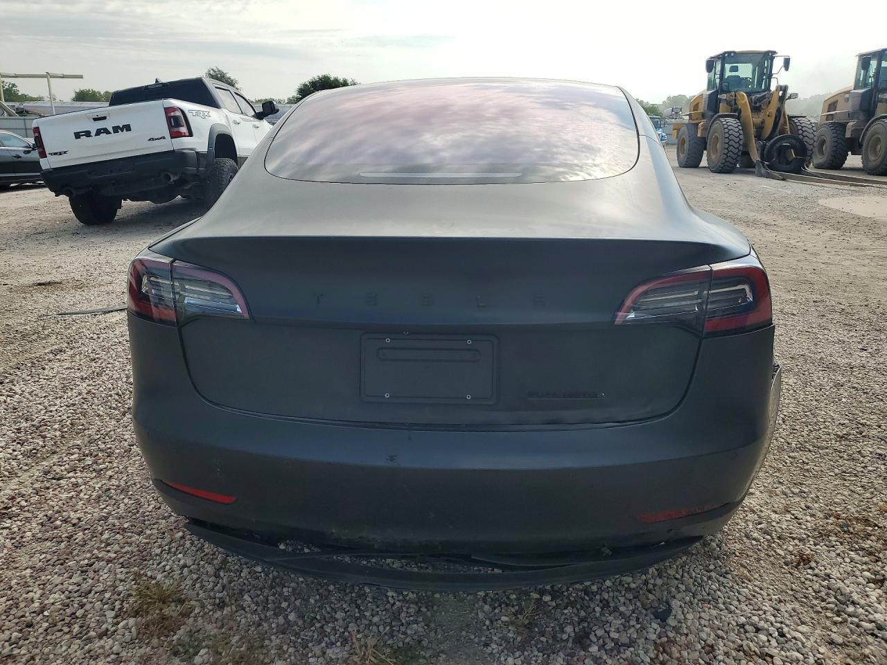 2018 Tesla Model 3 - zdjęcie 6