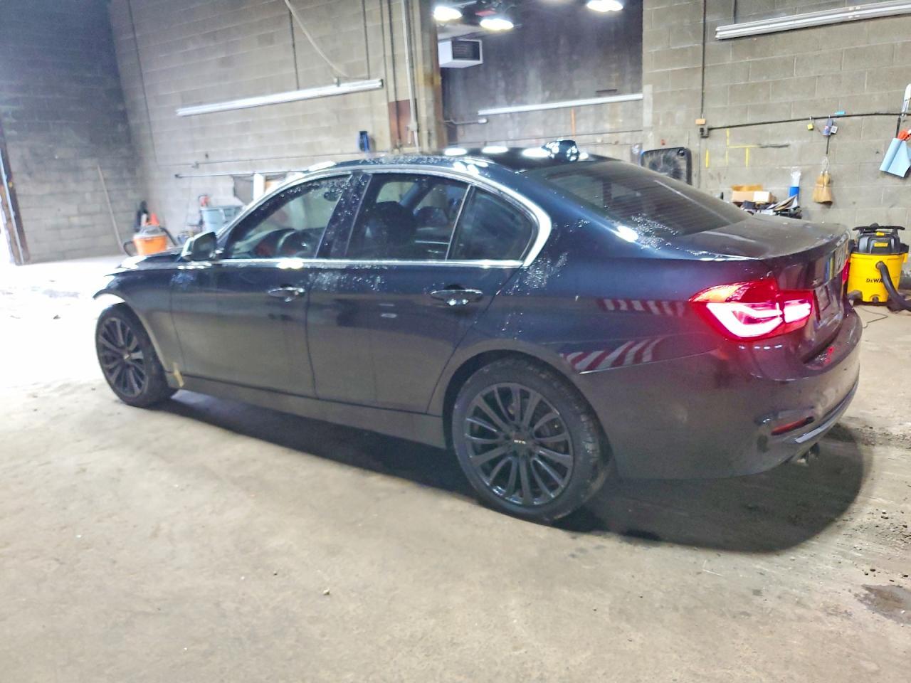 2016 BMW Seria 3 328i - zdjęcie 2