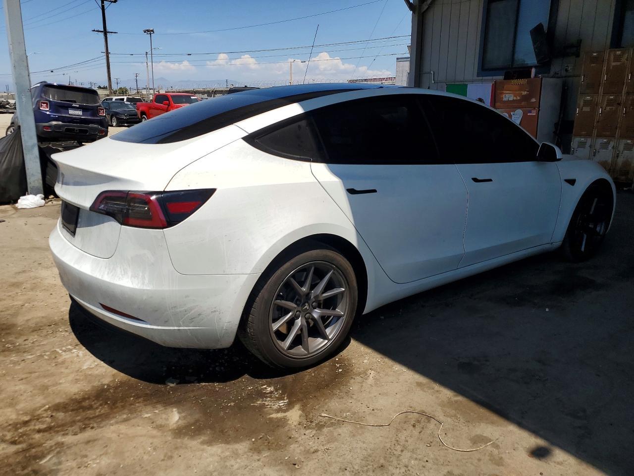 2023 Tesla Model 3 - zdjęcie 3