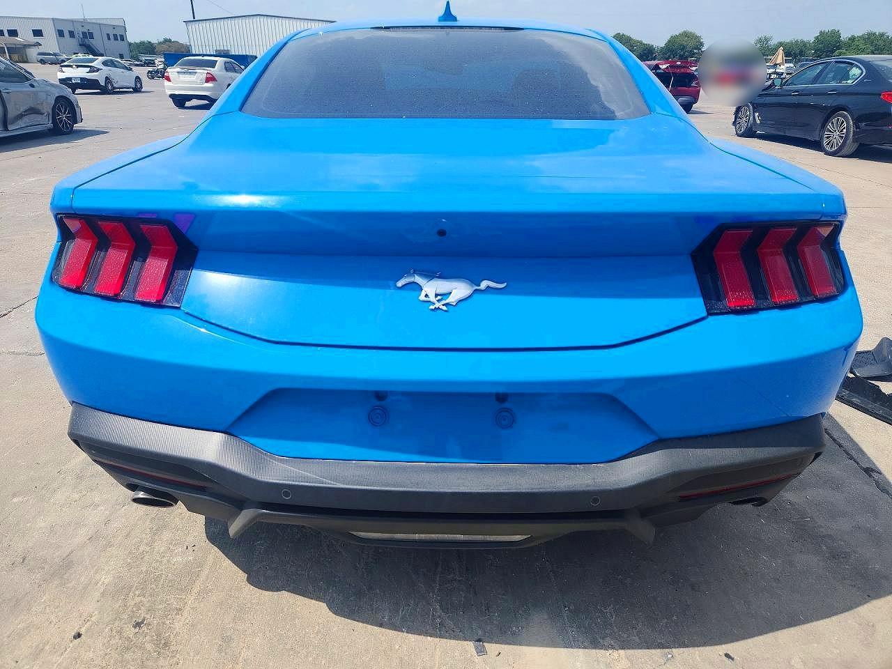 2025 Ford Mustang - zdjęcie 6