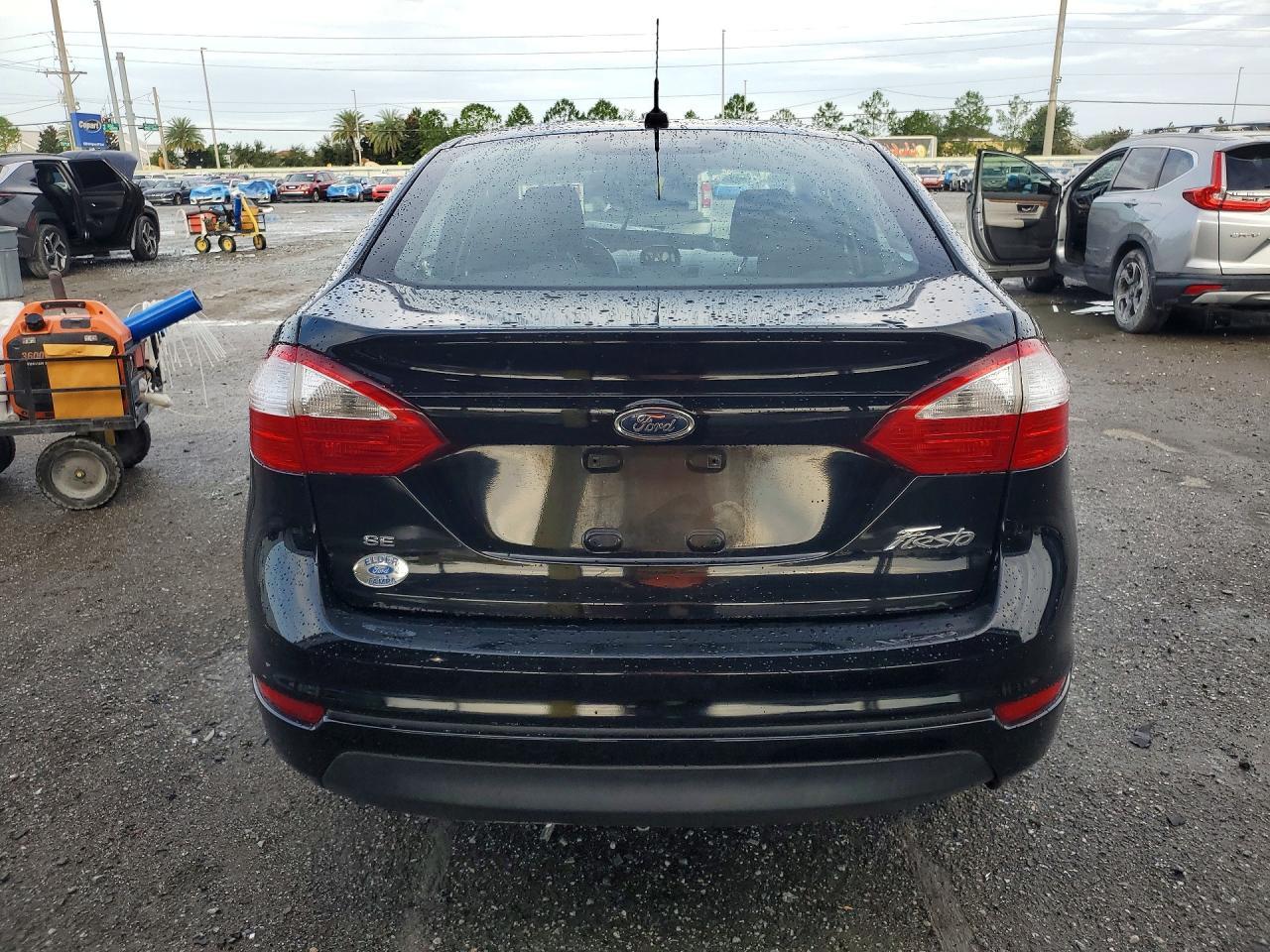 2016 Ford Fiesta Se - zdjęcie 6