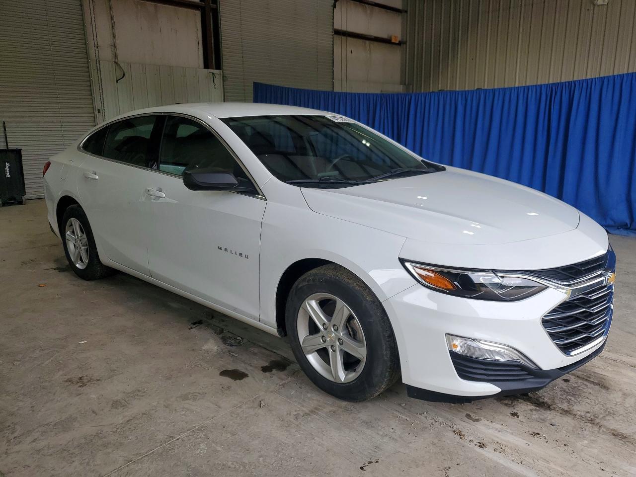 2023 Chevrolet Malibu Ls - zdjęcie 4