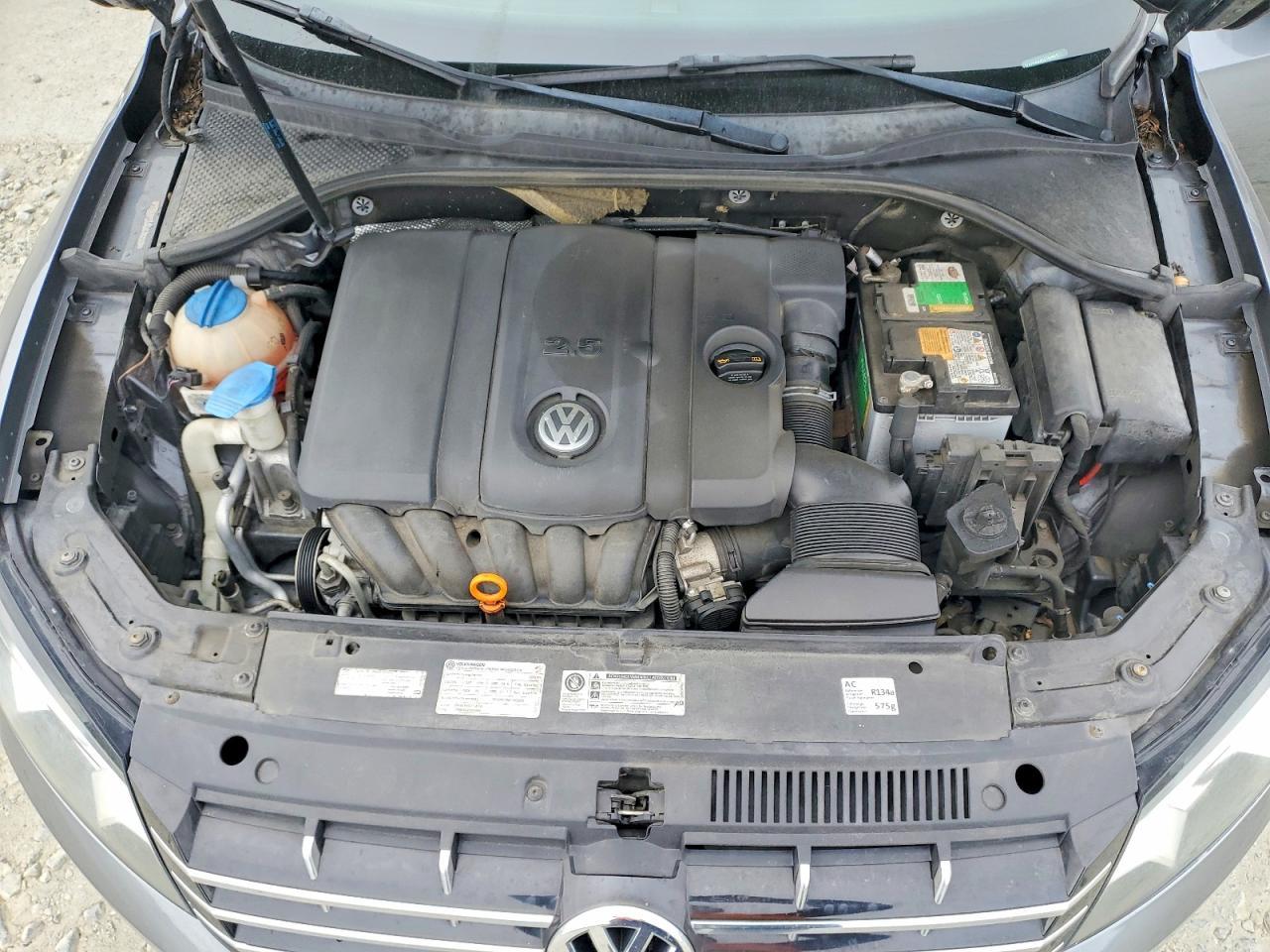 2013 Volkswagen Passat S - zdjęcie 11