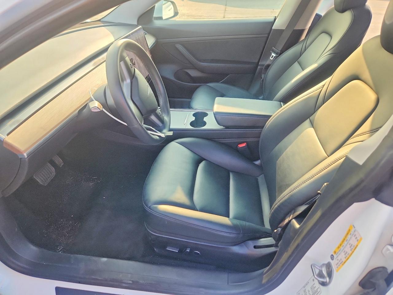 2021 Tesla Model 3 - zdjęcie 7