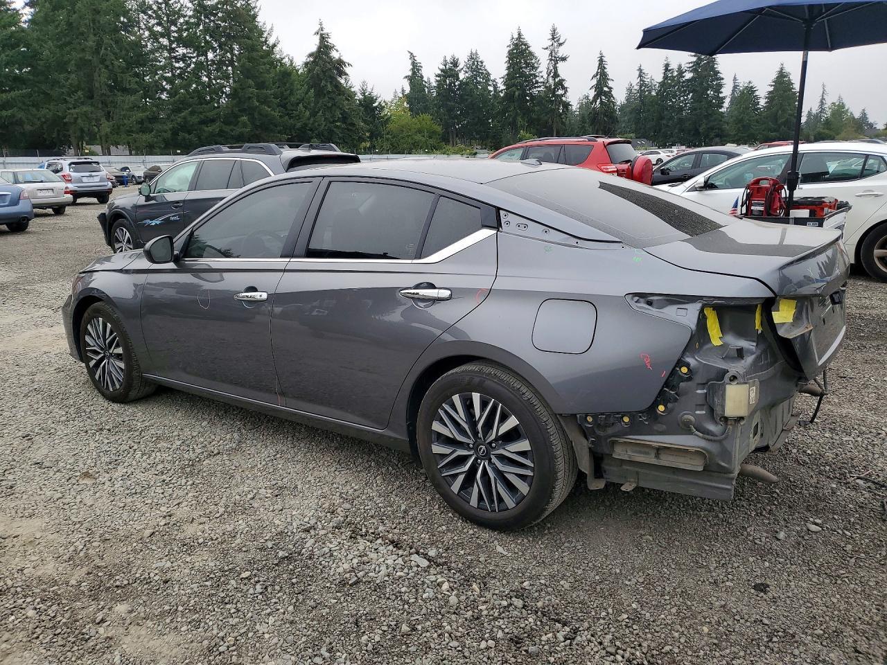 2024 Nissan Altima Sv - zdjęcie 2