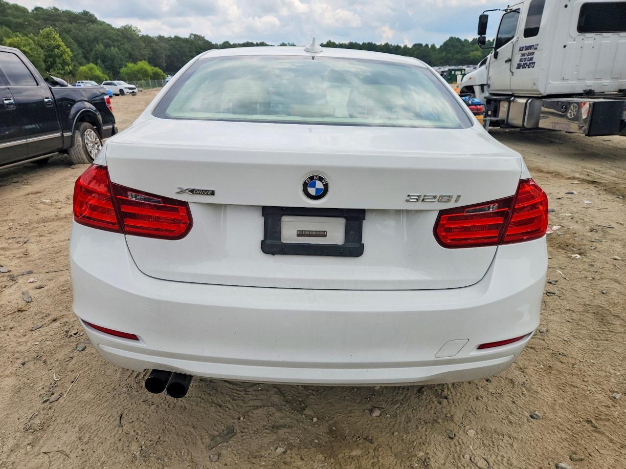 2013 BMW Seria 3 328i - zdjęcie 6