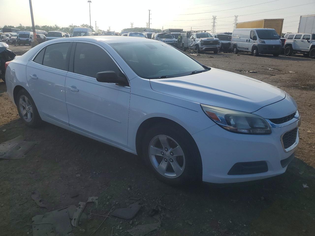 2015 Chevrolet Malibu Ls - zdjęcie 4