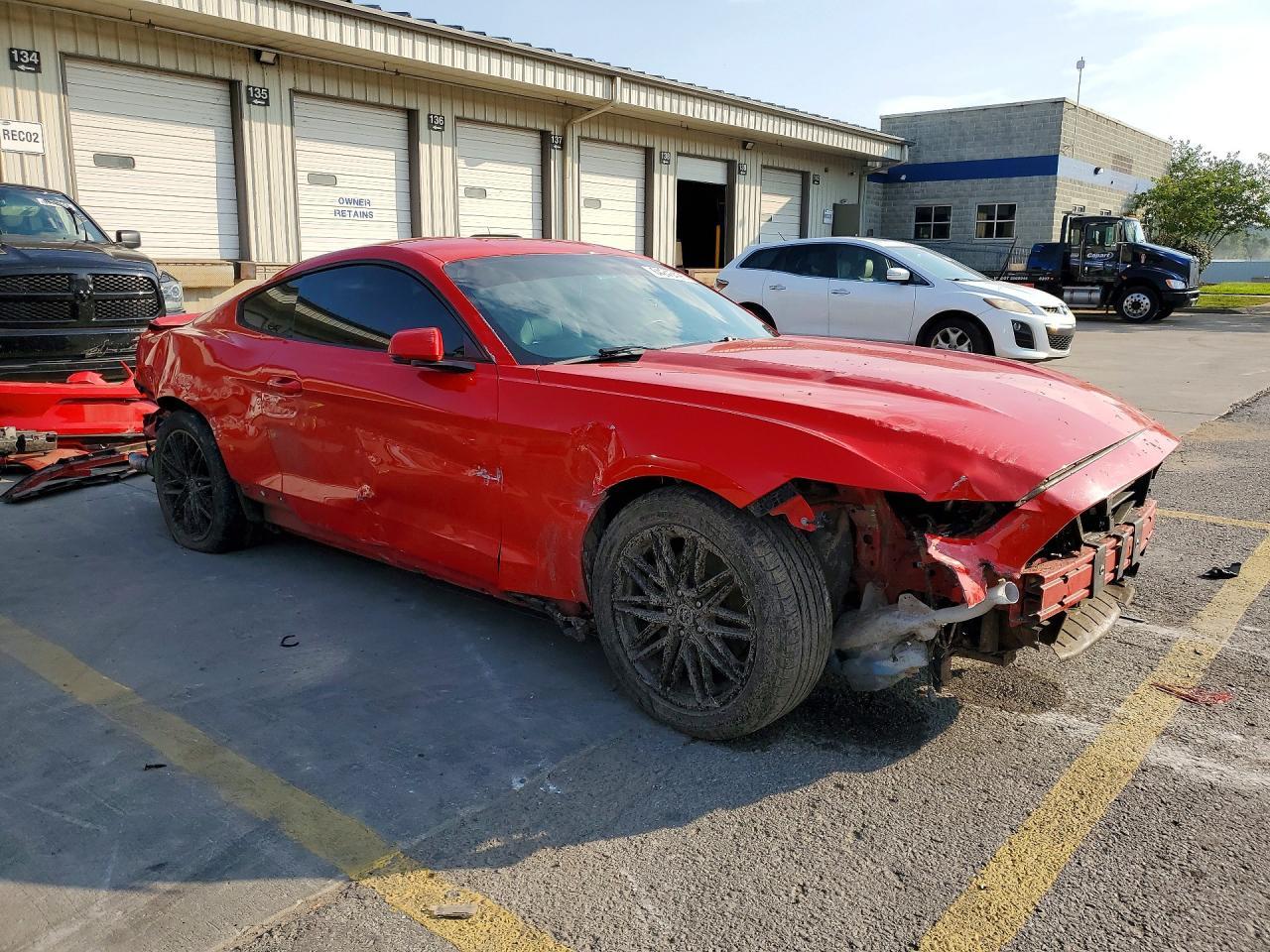 2017 Ford Mustang - zdjęcie 4