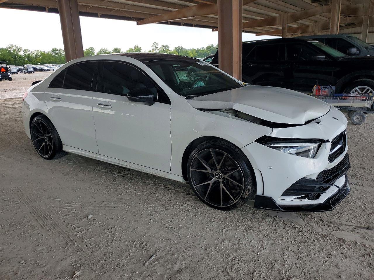 2021 Mercedes-Benz A 220 - zdjęcie 7