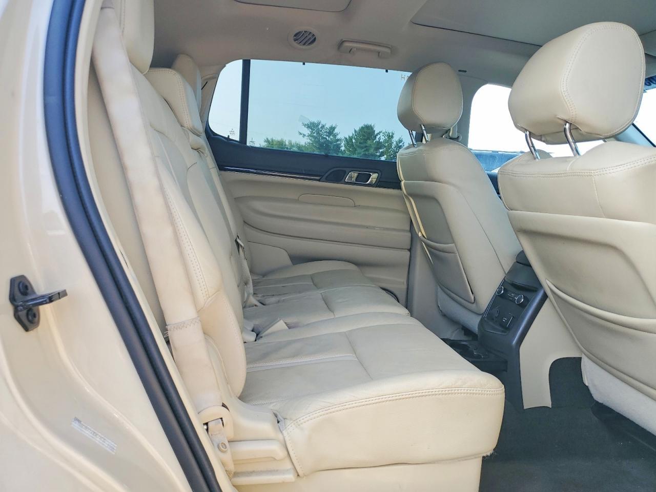 2016 Lincoln Mkt - zdjęcie 11