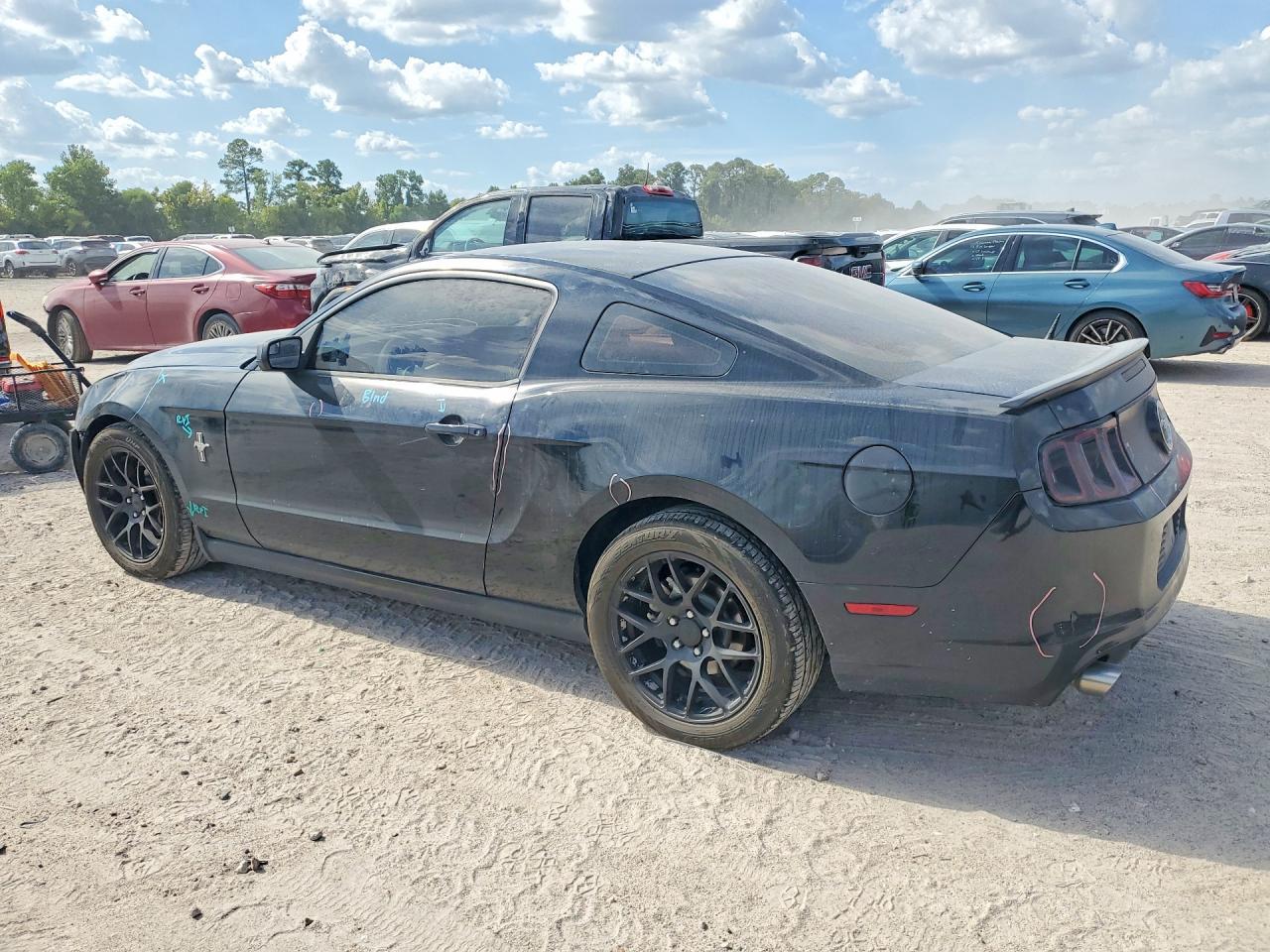 2014 Ford Mustang - zdjęcie 2
