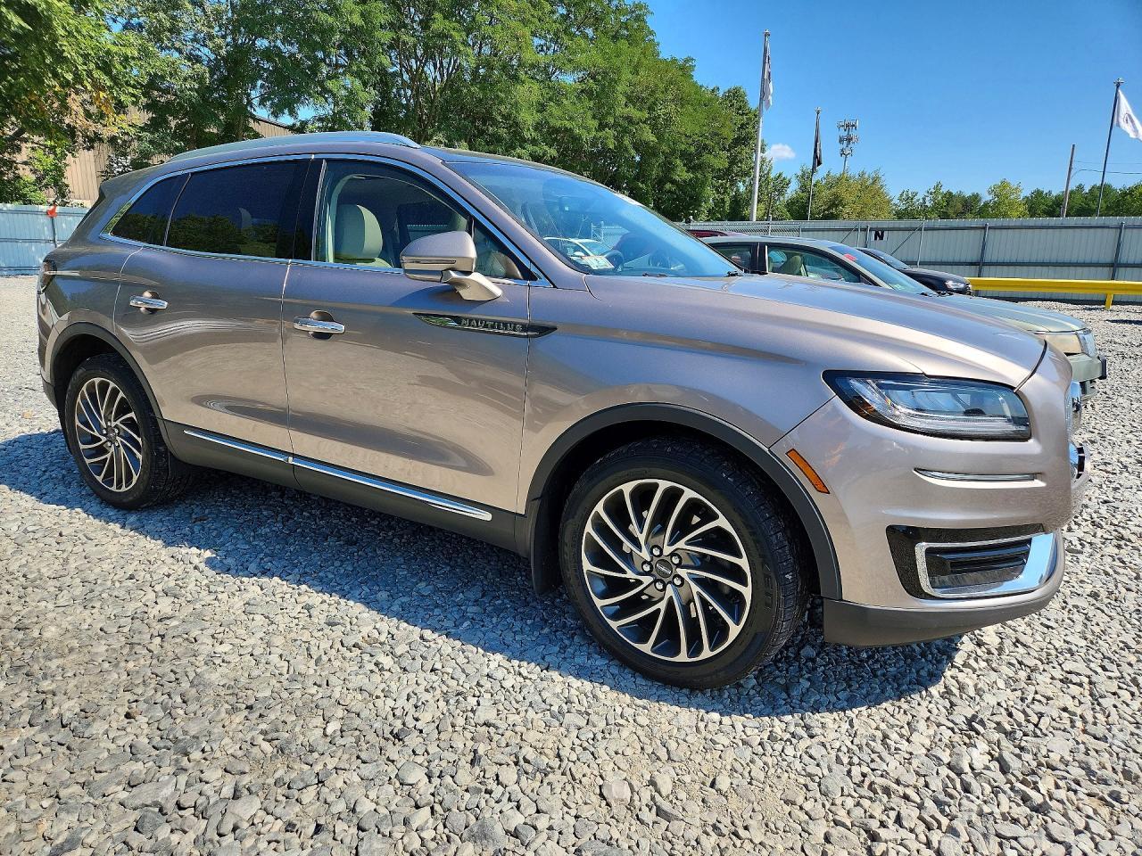 2019 Lincoln Nautilus Reserve - zdjęcie 4