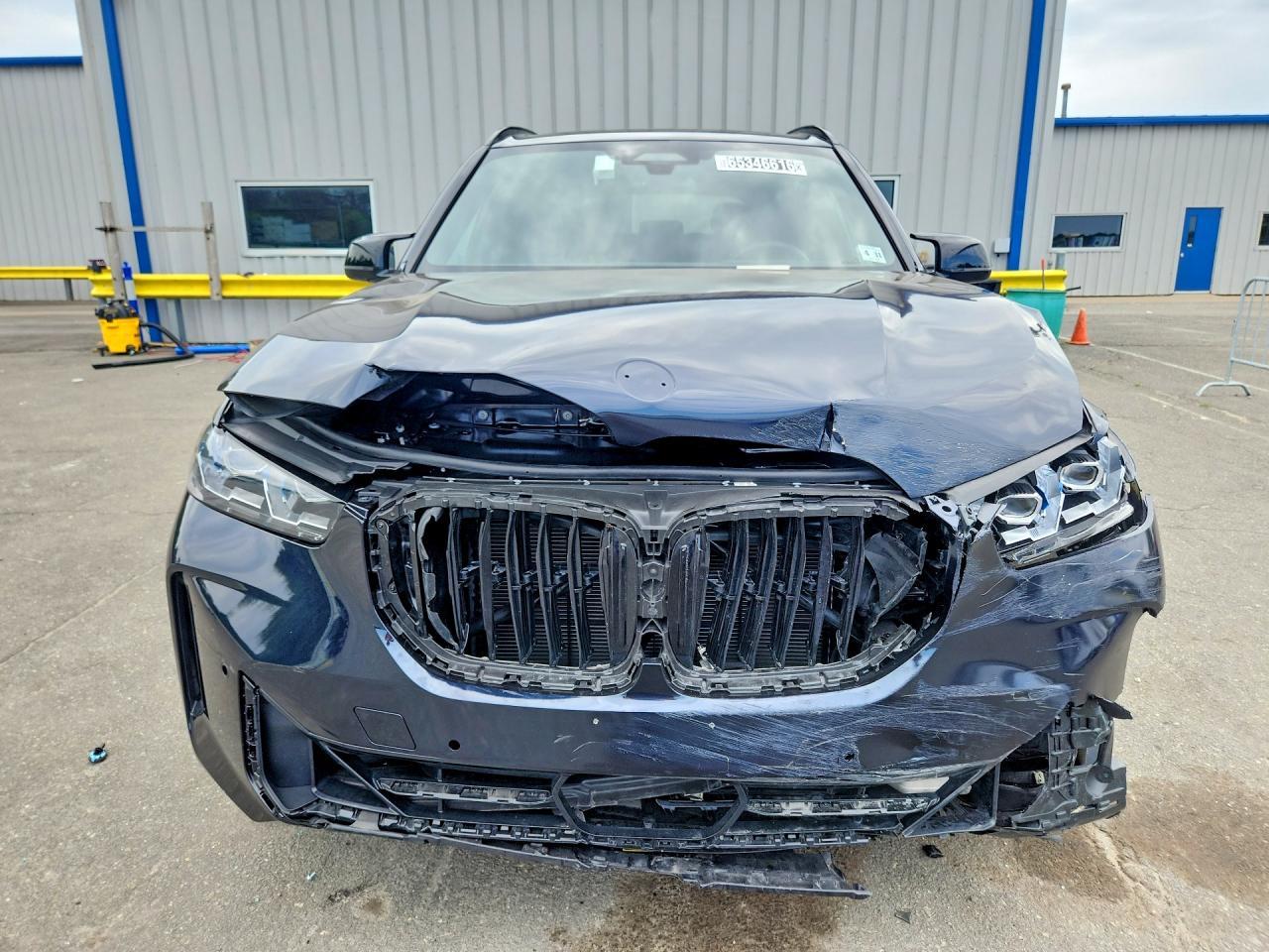 2026 BMW X5 M60I - zdjęcie 5