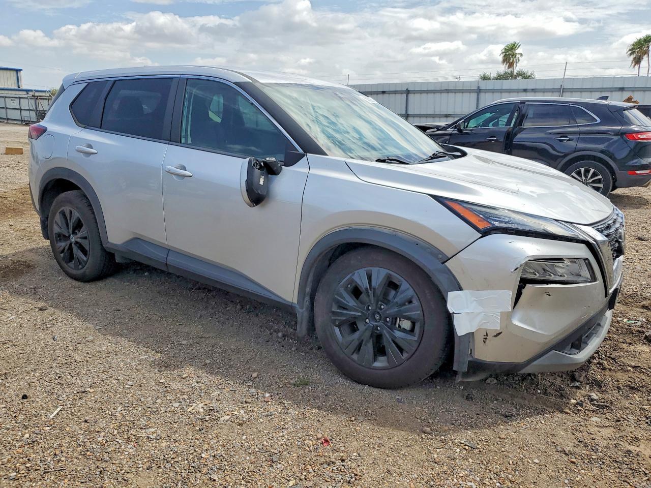 2023 Nissan Rogue Sv - zdjęcie 4